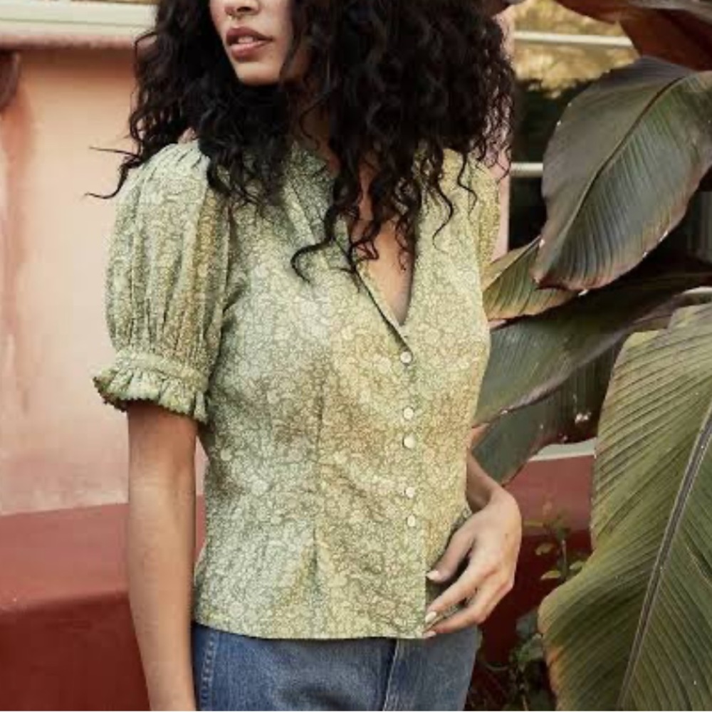 Doen Green Floral Puff-Sleeve Button Front Top